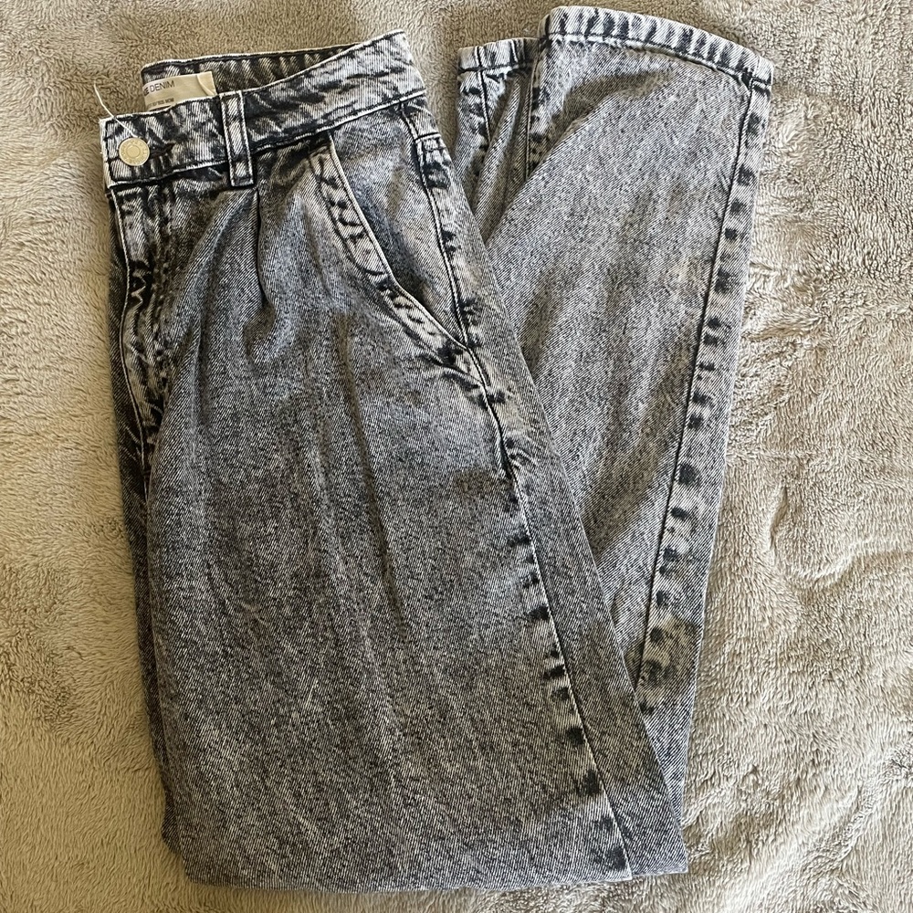Garage light grey mom jeans